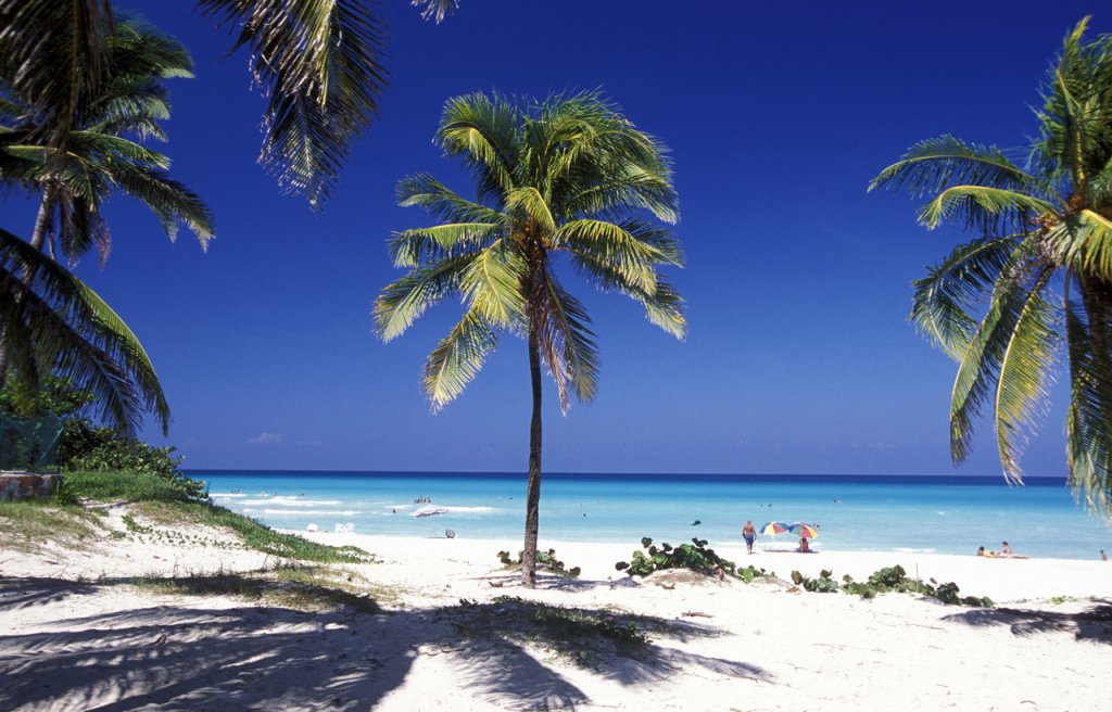 Who has better beaches: Punta Cana vs Varadero?
